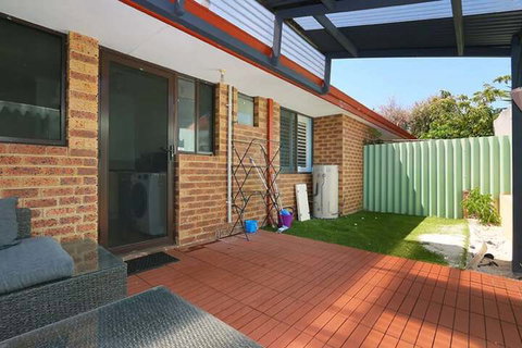 Safe & Secure 2 Bedroom Villa - Accommodation Perth 1