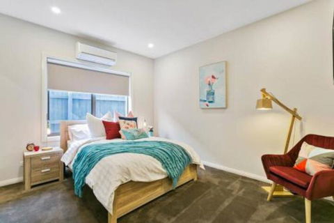 Dromana Beach House For Two Families. - Perth Resorts 5