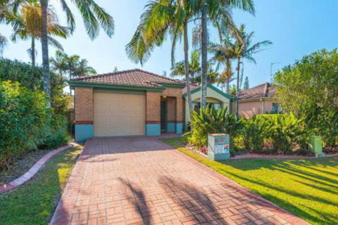 Beachside 22 LJHooker Yamba - Accommodation Perth 5