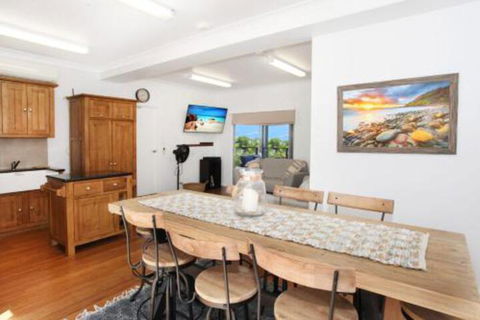 8 Cabbi Court Coolum Beach New Listing - Perth Resorts 0