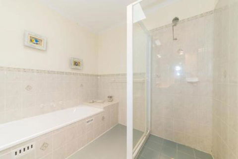 Panorama 7 Stacey Drive - Accommodation Perth 0