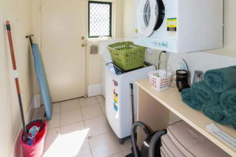 Panorama 7 Stacey Drive - Accommodation Perth 6