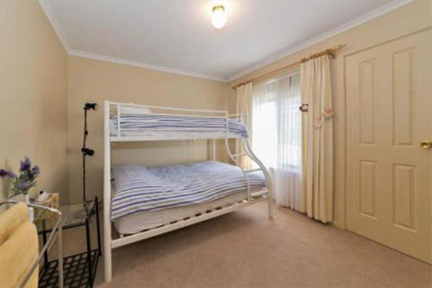 Panorama 7 Stacey Drive - Accommodation Perth 4