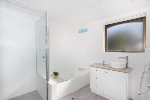Unit 2 Cooltoro Court 7 Frank Street Coolum Beach 400 BOND LINEN INCLUDED - Accommodation Perth 4