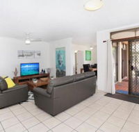 Unit 2 Cooltoro Court 7 Frank Street Coolum Beach 400 BOND LINEN INCLUDED - Perth Resorts