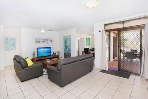 Unit 2 Cooltoro Court 7 Frank Street Coolum Beach 400 BOND LINEN INCLUDED - Accommodation Perth 0