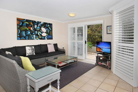 Unit 3 On The Park Coolum Beach - Perth Resorts 2