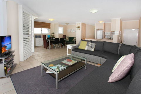 Unit 3 On The Park Coolum Beach - Perth Resorts 6