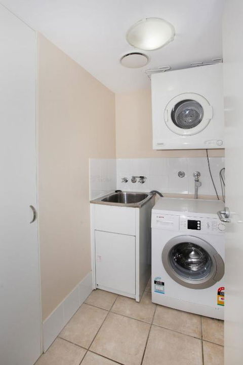 Unit 3 On The Park Coolum Beach - Perth Resorts 3