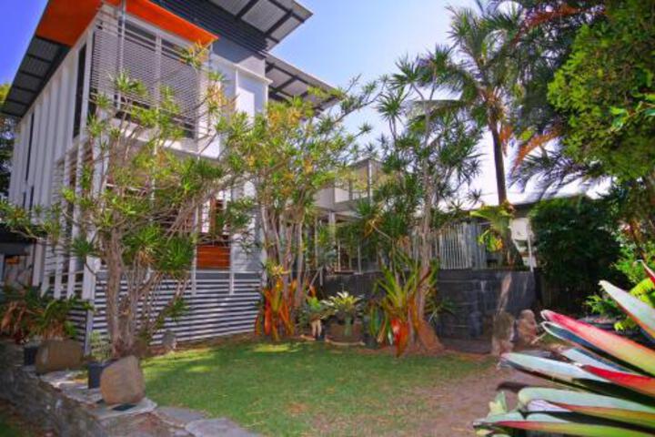 Point Arkwright QLD Accommodation Perth