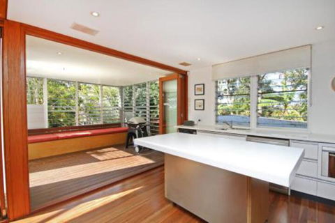 13 Ann Street Coolum Beach Pet Friendly Linen Included - Perth Resorts 2