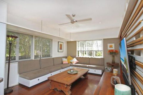 13 Ann Street Coolum Beach Pet Friendly Linen Included - Perth Resorts 1