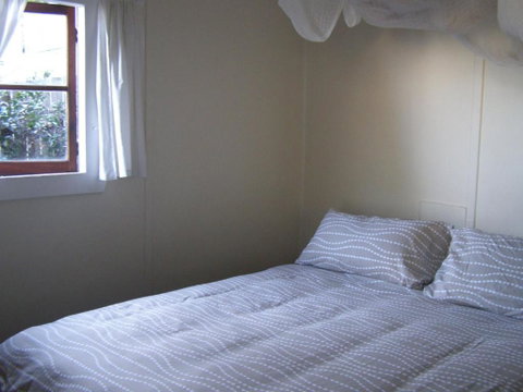 The Tree House 6 Gowing Street - Accommodation Perth 2