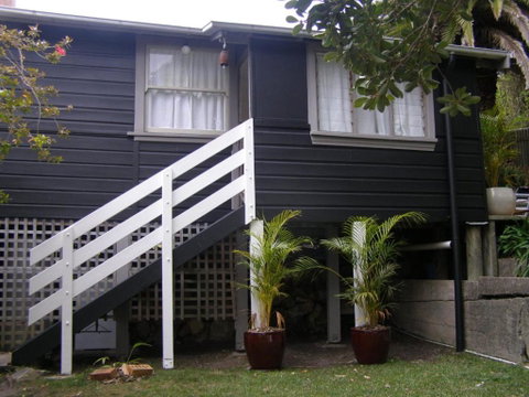 The Tree House 6 Gowing Street - Accommodation Perth 3