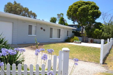 Bay Breeze Cottage - Accommodation Perth 1