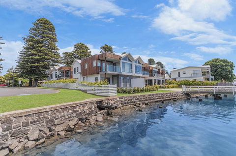 Absolute - Accommodation Perth 0