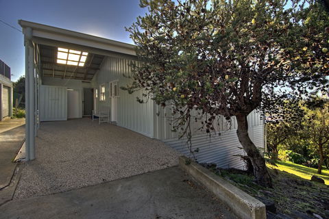 Freycinet Beachfront Retreat - Accommodation Perth 0