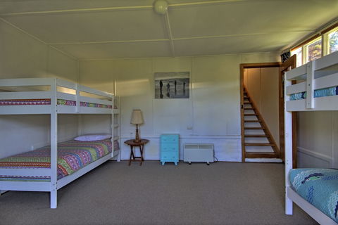 Freycinet Beachfront Retreat - Accommodation Perth 6