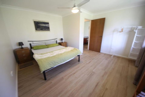Barefoot Bungalow At Hat Head - Accommodation Perth 2