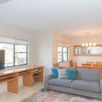 Banjos Way 2 / 23 Banjo Patterson Crescent - Accommodation Perth 1