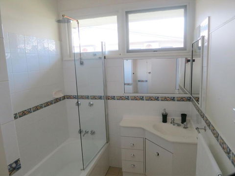 Edge Hill Clean & Green Cairns 7 Minutes From The Airport 7 Minutes To Cairns CBD & Reef Fleet Terminal - Perth Resorts 3