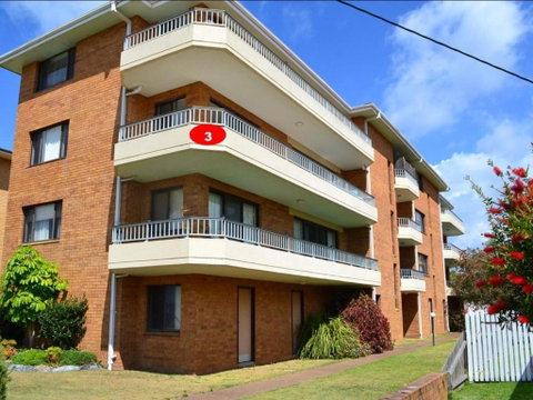 Villa Capri 3 Just A Hop Skip & Jump To Bowling Club - Accommodation Perth 3