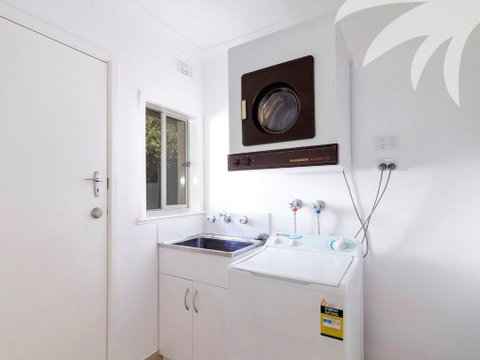 Picturesque Lizzie Palms 1 - Accommodation Perth 4