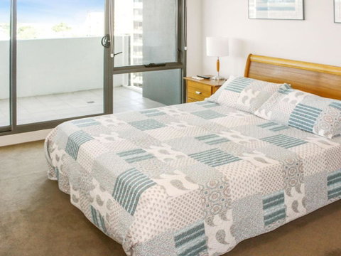 Strand Beachside 802 - Accommodation Perth 4