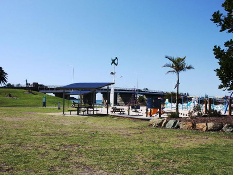 Tokelau 2 Tuncurry Townhouse - Accommodation Perth 5
