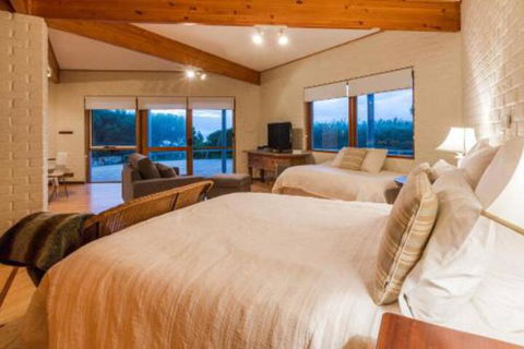 Yallingups Best Located Beach House - Accommodation Perth 7