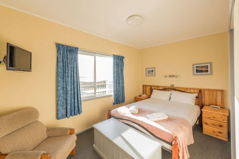 MARLO - Accommodation Perth 6
