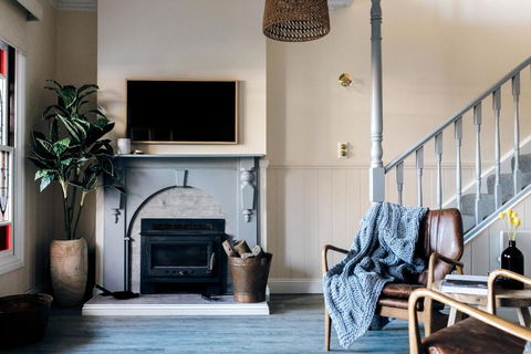 Luxury On Loch - Accommodation Perth 4