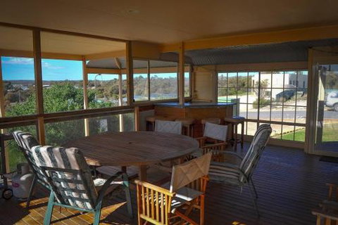 Baywatch - Accommodation Perth 6