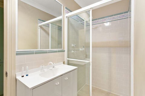 Ajax Avenue 6 - Accommodation Perth 7