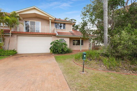 Ajax Avenue 6 - Accommodation Perth 2