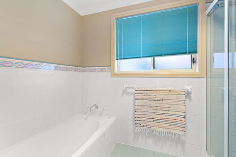 Ajax Avenue 6 - Accommodation Perth 5