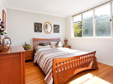METRES TO THE BEACH MORNINGTON - Accommodation Perth 3