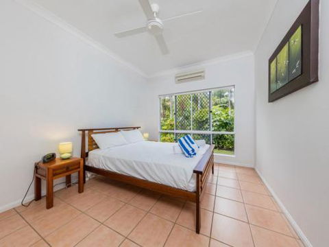 CRISTAL At CLIFTON BEACH - Accommodation Perth 4