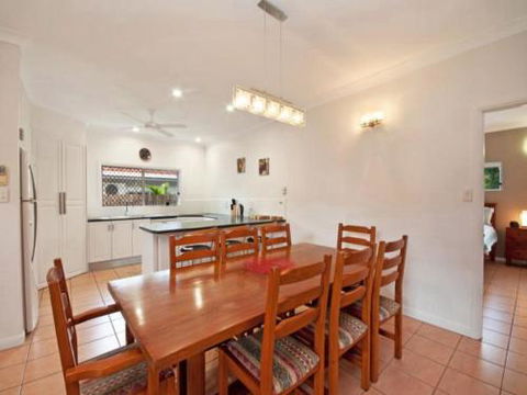 CRISTAL At CLIFTON BEACH - Accommodation Perth 1