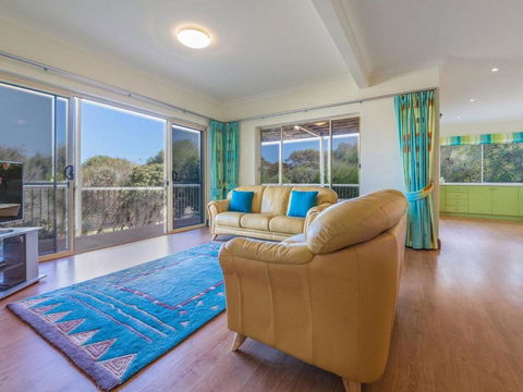 Seaclusion 8 View Court Carrickalinga - Accommodation Perth 6