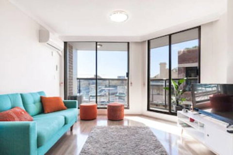 New Modern Apartment In Central Location - Accommodation Perth 0