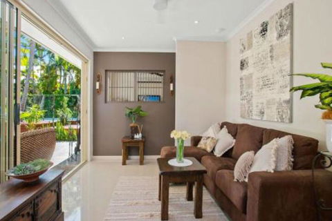 Tropical Oasis - Perth Resorts 2