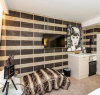 Hollywood Style Studio With Fantastic Roof Terrace
