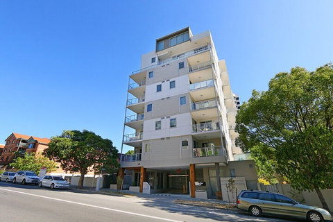 Stunning Two-storey Apartment In Perth's CBD - Accommodation Perth 1