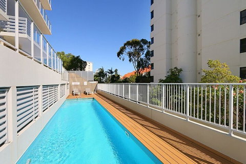 Stunning Two-storey Apartment In Perth's CBD - Accommodation Perth 5