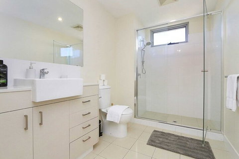 Stunning Two-storey Apartment In Perth's CBD - Accommodation Perth 7