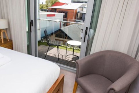 Charming Studio With Rooftop Terrace - Accommodation Perth 0