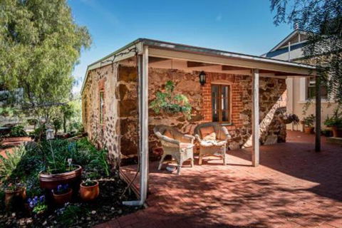 Lucys Cottage - Accommodation Perth 2