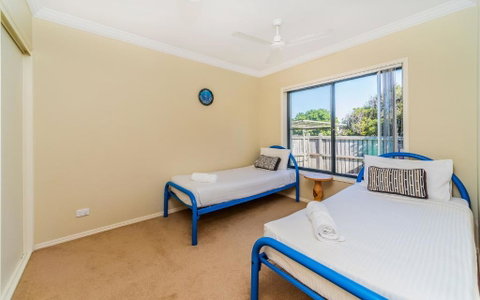 Oceania Cottage LJHooker Yamba - Accommodation Perth 5
