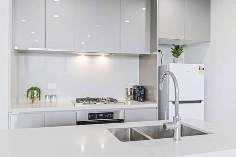HomeHotel Extreme Luxury Apt Next To Mall & Train - Accommodation Perth 7